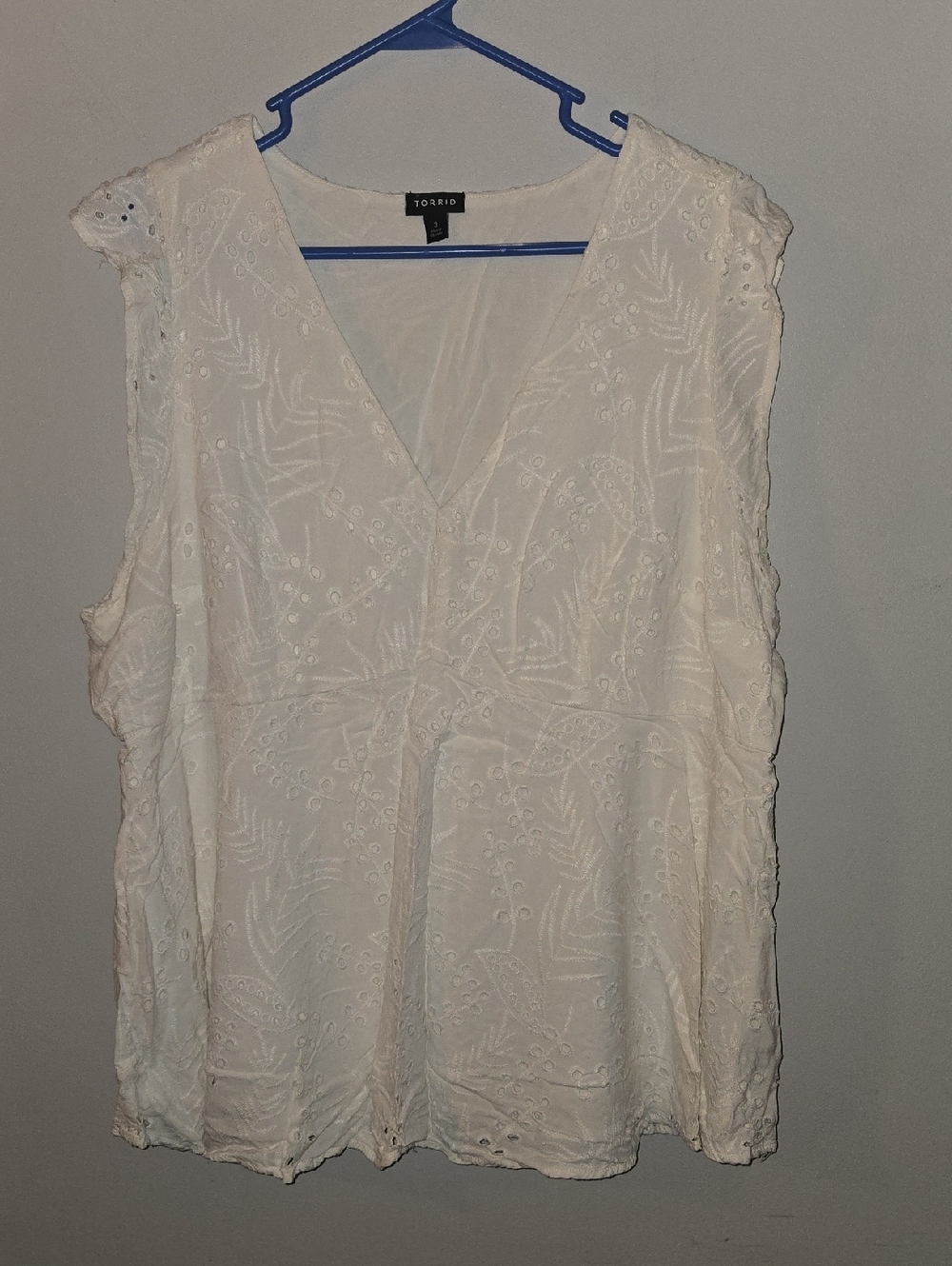 torrid White Eyelet V-Neck Sleeveless Blouse